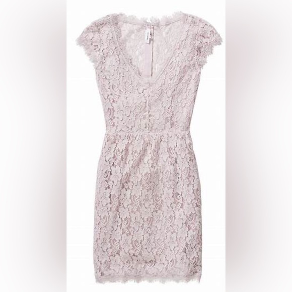 Lace dress from Aritzia (Babaton) 💗🌸 - Picture 1 of 4